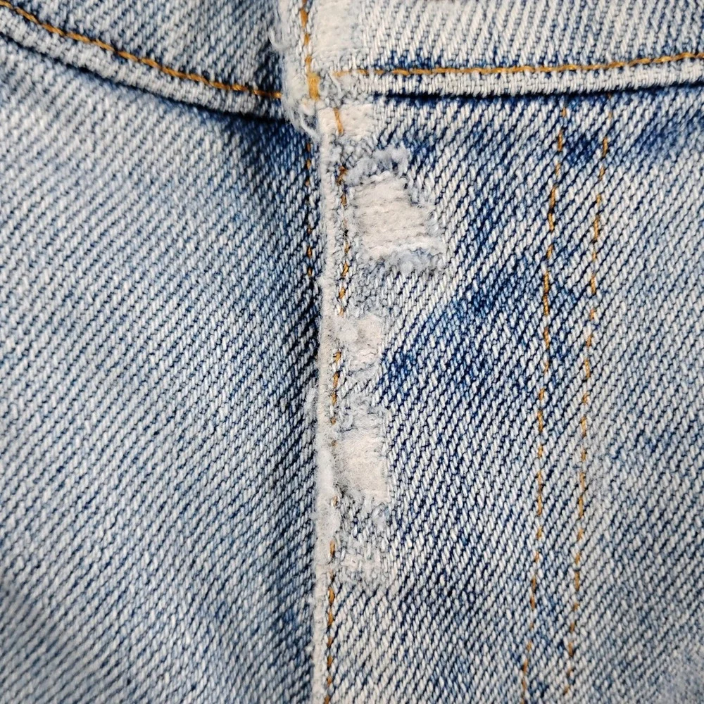 Vintage Levis 614  Jeans Mens 32x28 Light Wash Flex Made in USA Denim